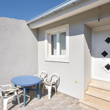 2 Bedroom Gorgeous Apartment In Stomorska Εξωτερικό φωτογραφία