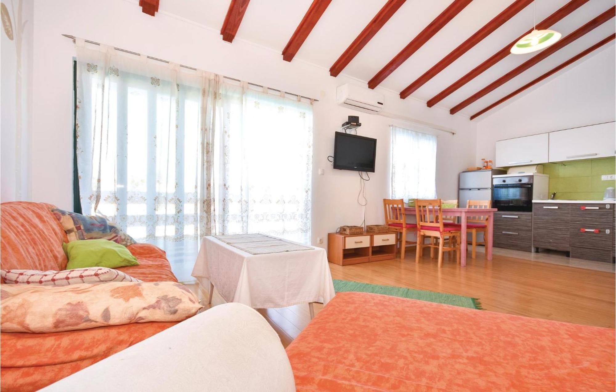 2 Bedroom Gorgeous Apartment In Stomorska Εξωτερικό φωτογραφία