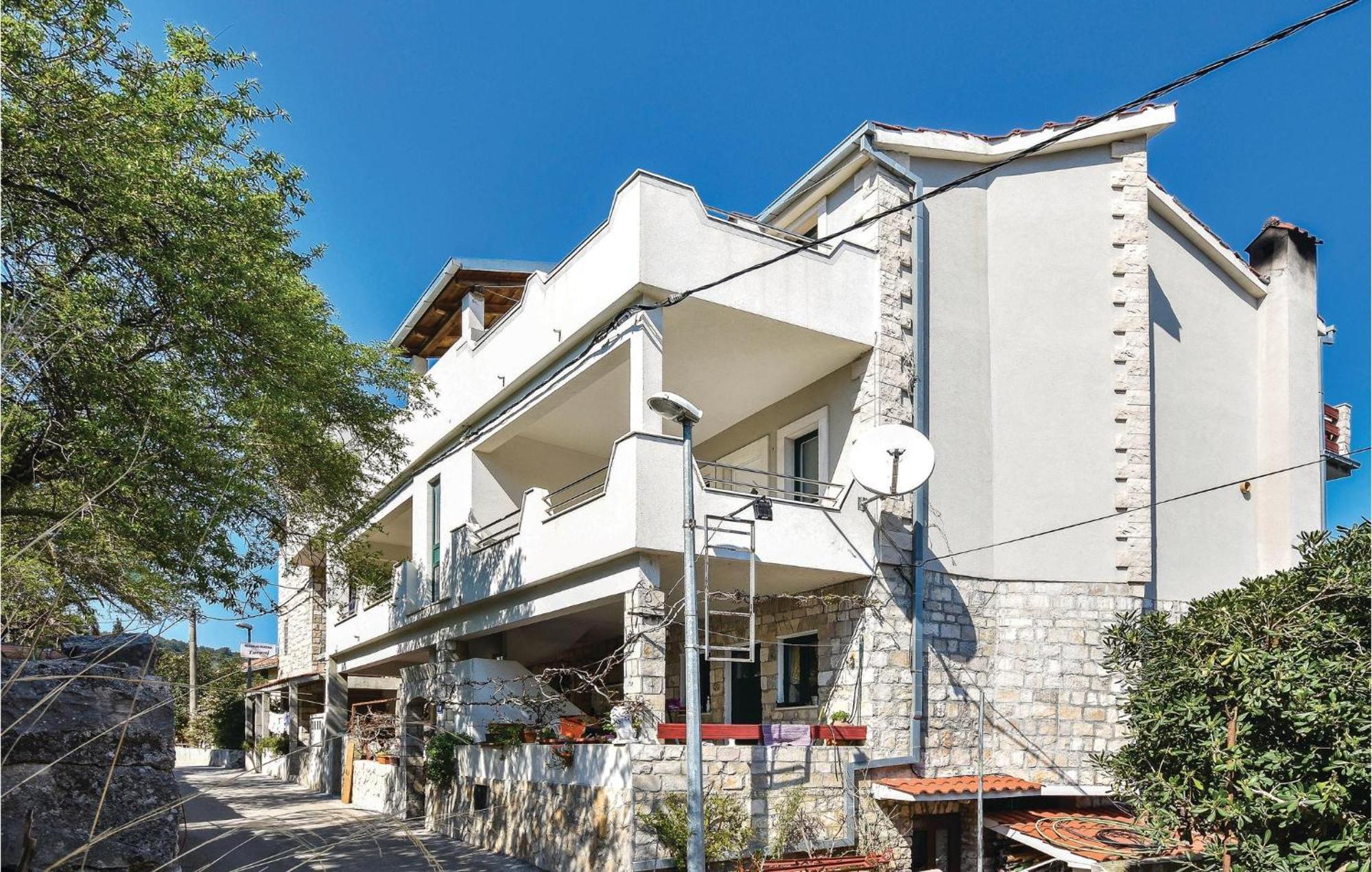 2 Bedroom Gorgeous Apartment In Stomorska Εξωτερικό φωτογραφία